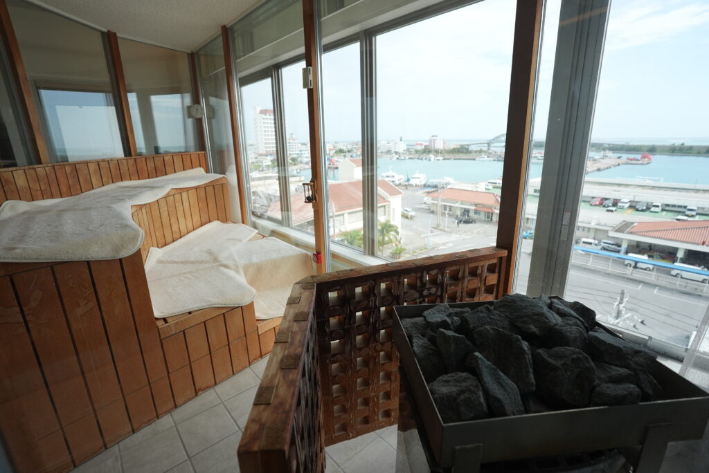 客室からの港の眺め