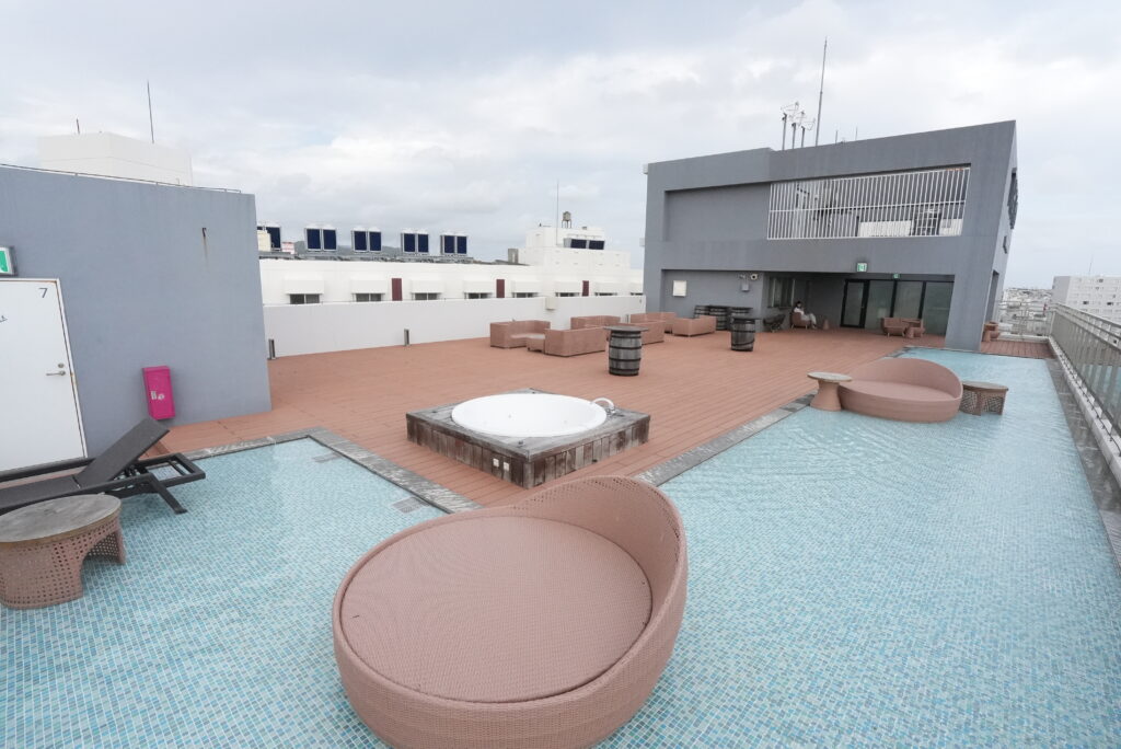 屋上ラウンジ